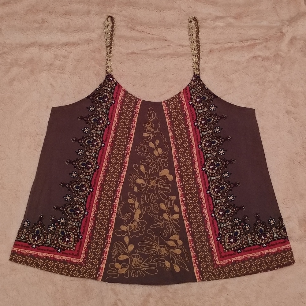 Gimmicks by BKE Embroidered Top